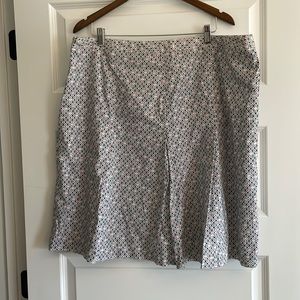 Mod knee length skirt